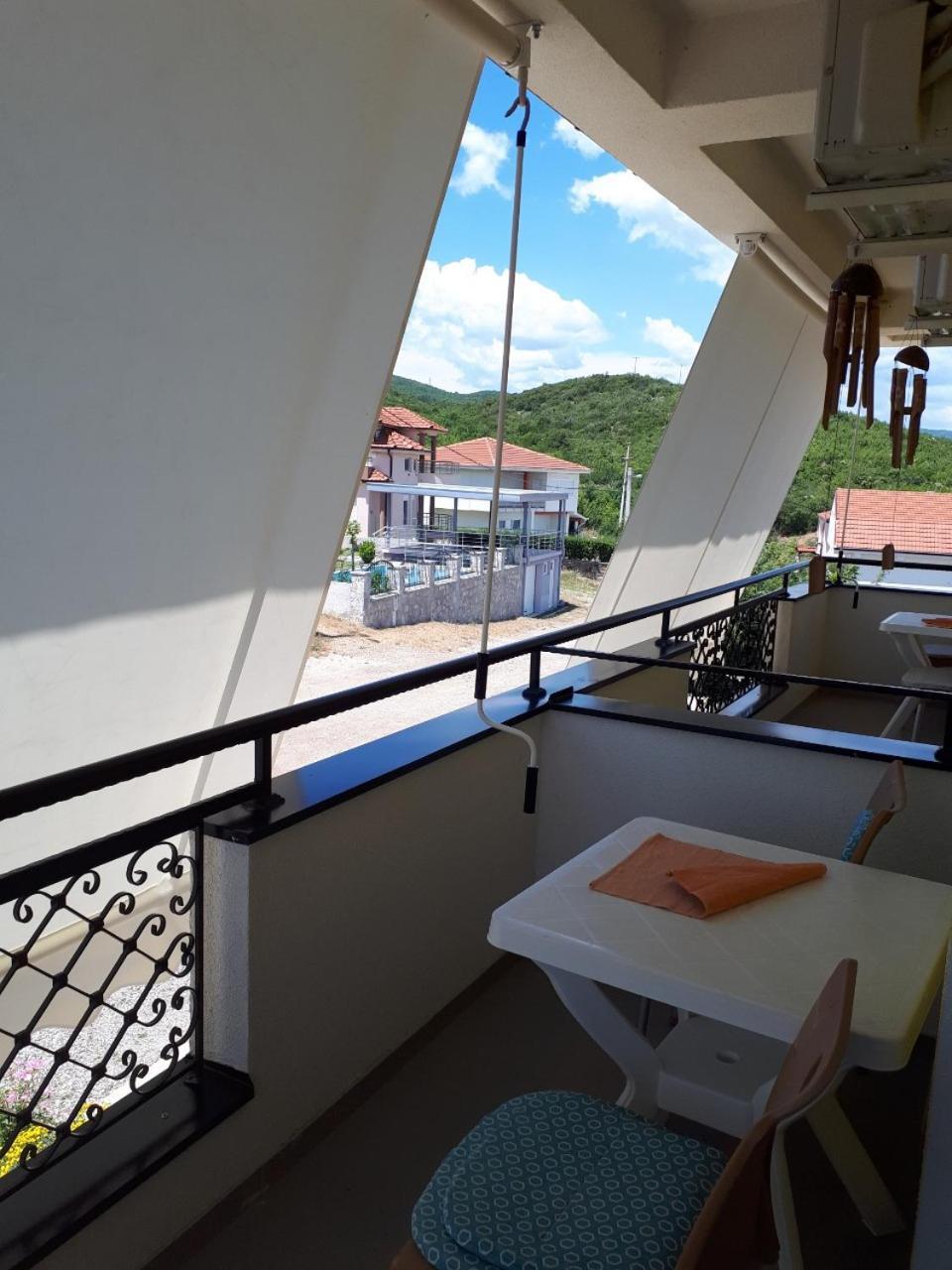 Apartments And Villas Janev Dojran Bagian luar foto
