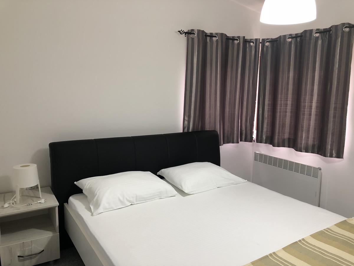 Apartments And Villas Janev Dojran Bagian luar foto