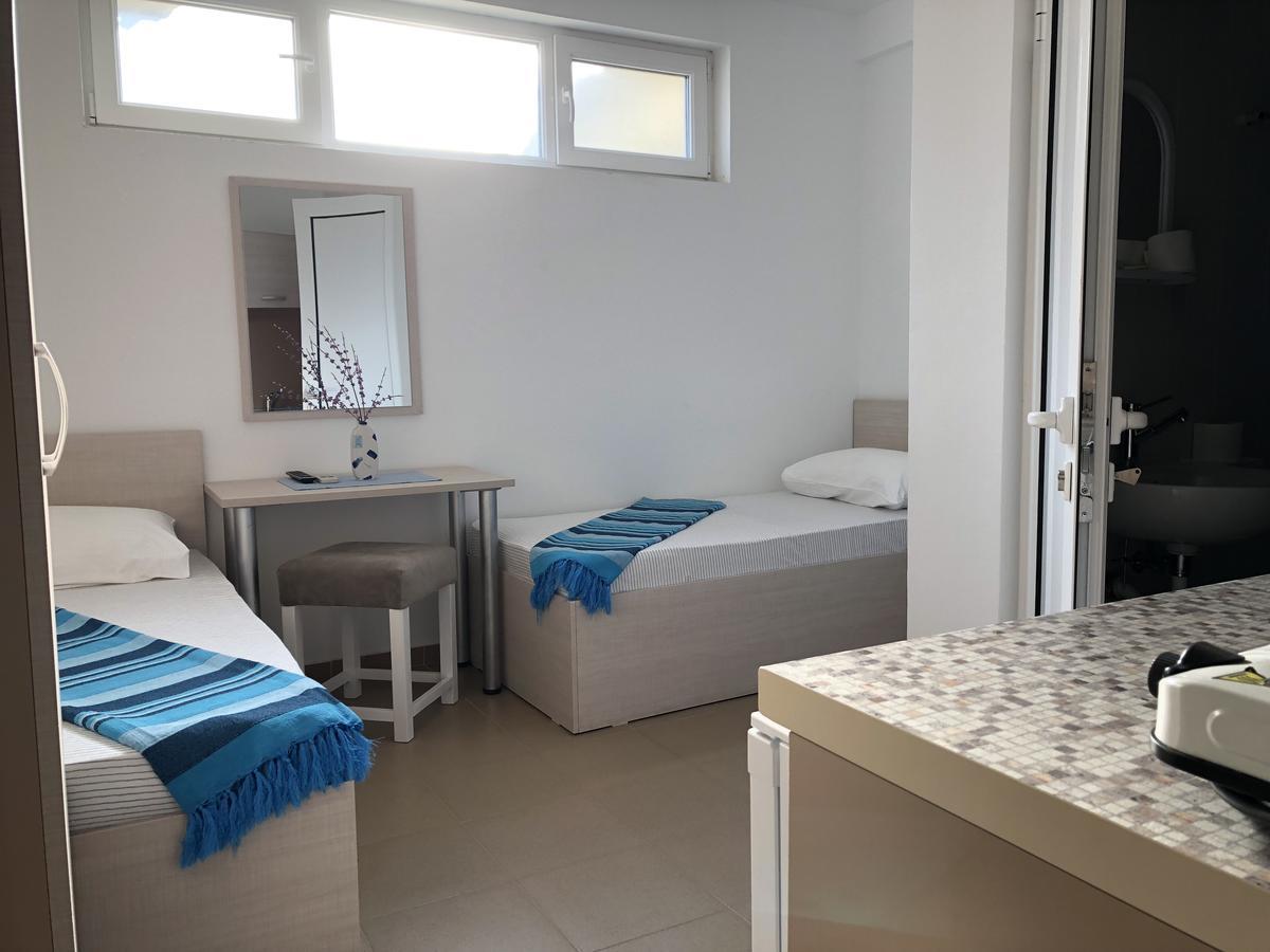 Apartments And Villas Janev Dojran Bagian luar foto